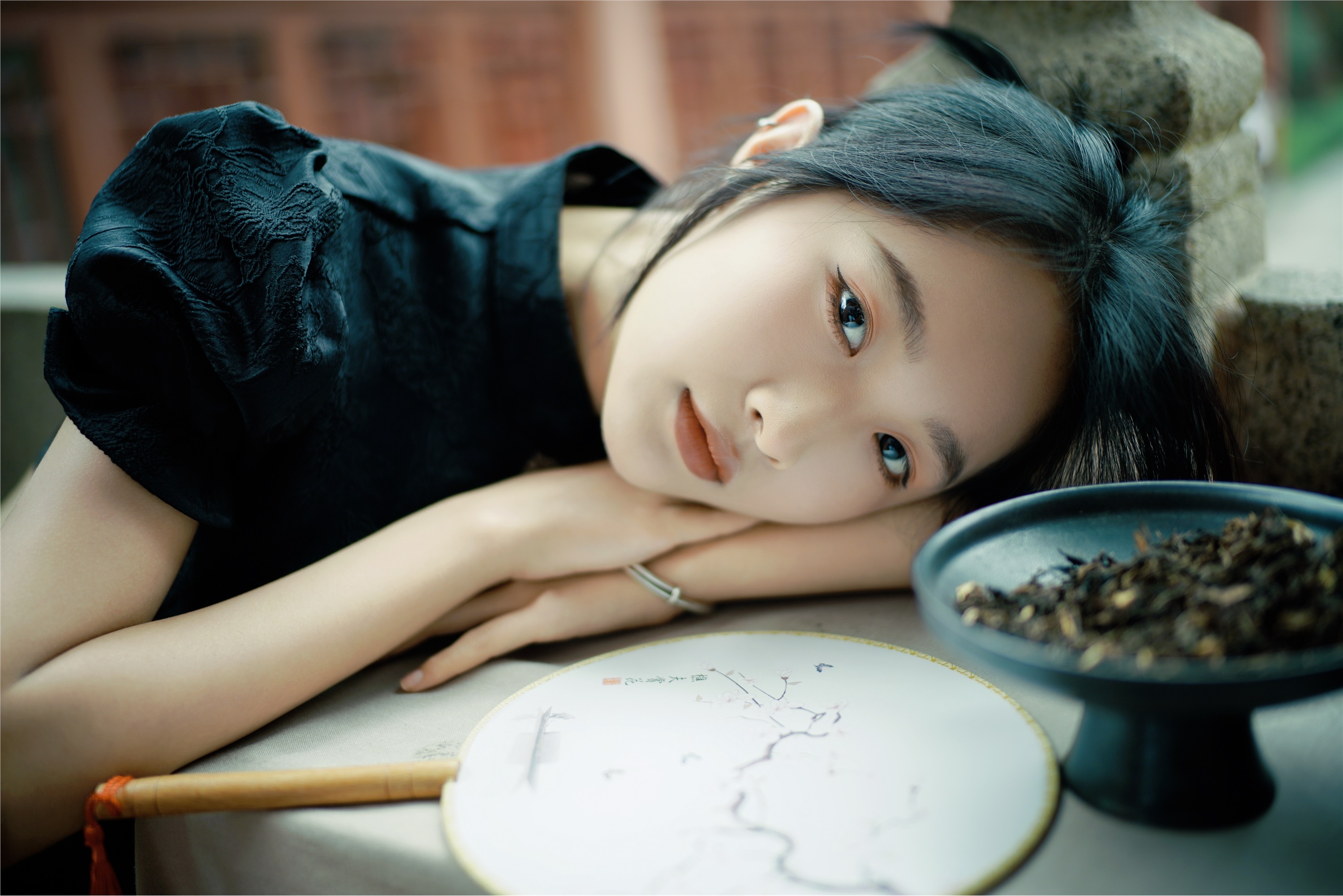 YITUYU艺图语 2025.01.06 娴静犹如花照水 欣欣